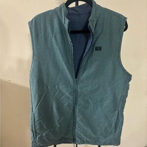 Travis Mathew is Men's Blue and Green reversible Vest